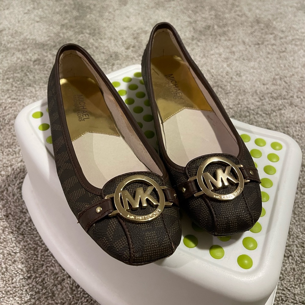 Michael kors canvas flats size 6.5